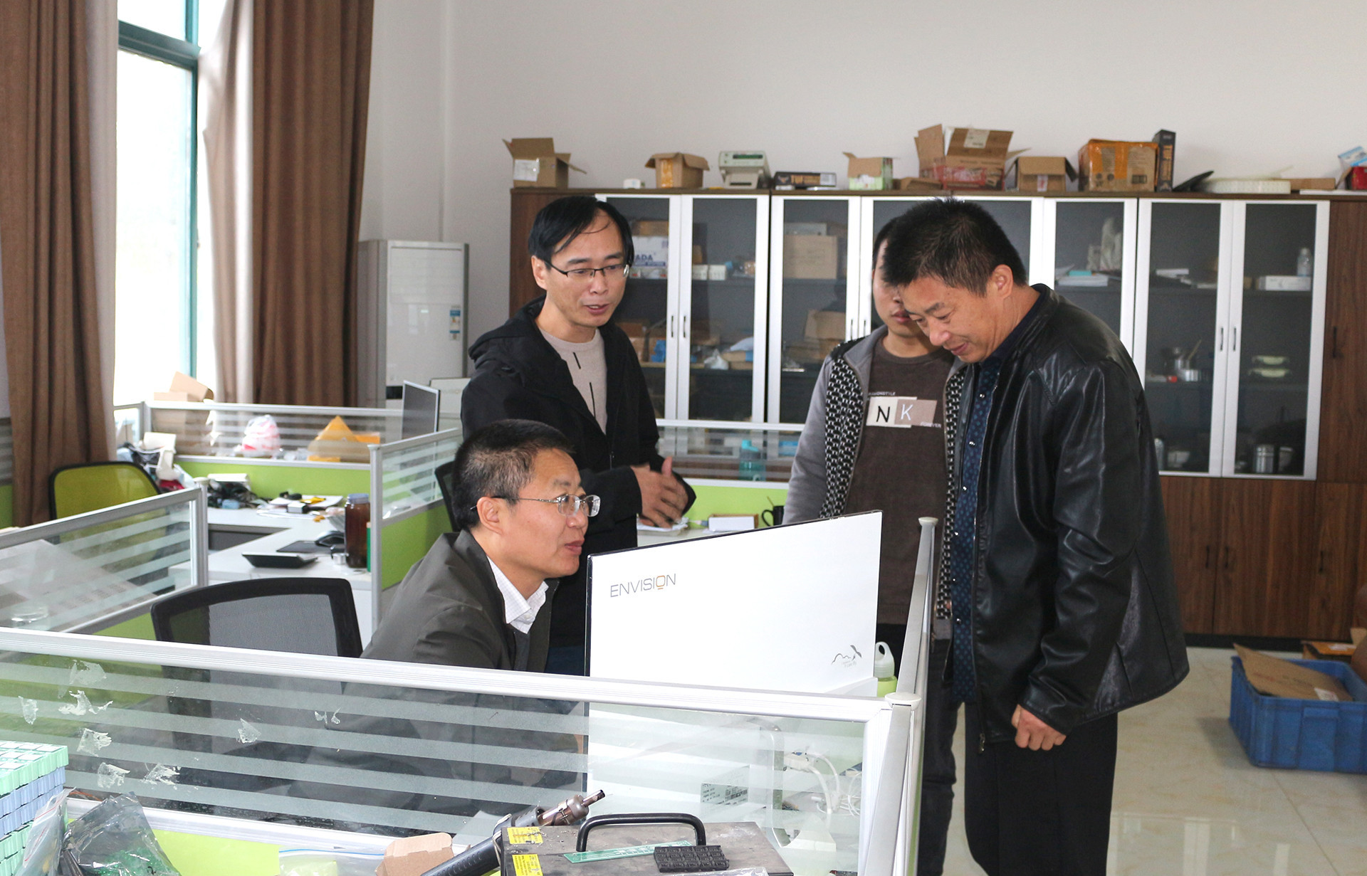 漯河市紅黃藍(lán)電子科技有限公司 漯河市紅黃藍(lán)電子科技有限公司